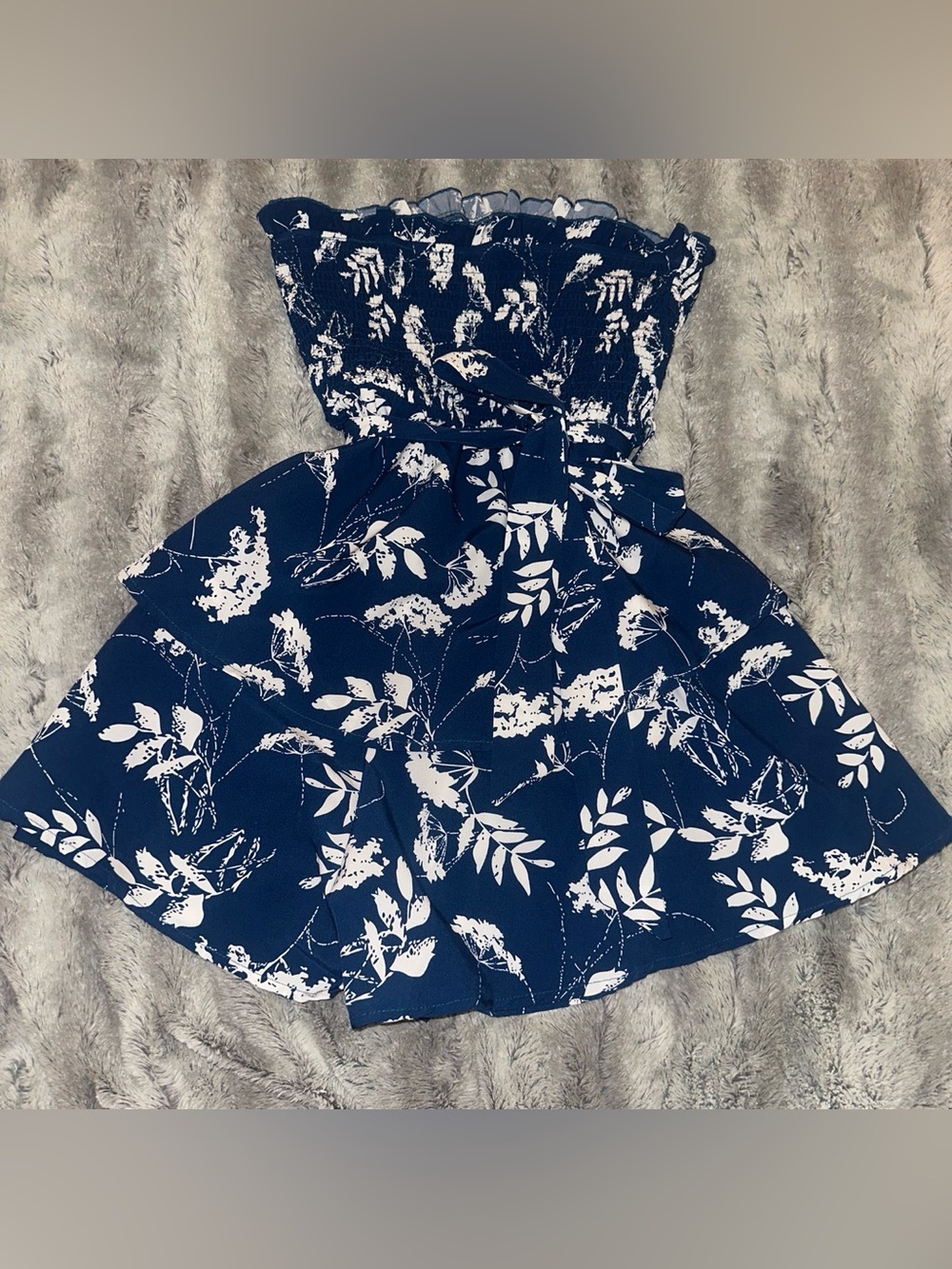 LIKE NEW women’s small ‘Shein’ Navy blue floral ruffle romper